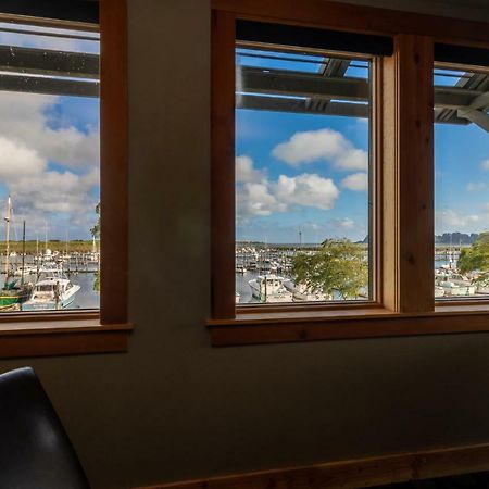 At The Helm Hotel Ilwaco Eksteriør billede