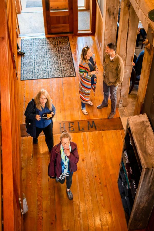 At The Helm Hotel Ilwaco Eksteriør billede